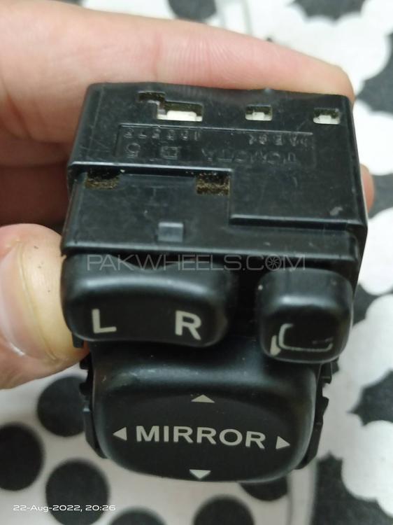 Buy Side Mirror Toyota Vitz, Platz, Yaris 1999 2005 in Lahore PakWheels