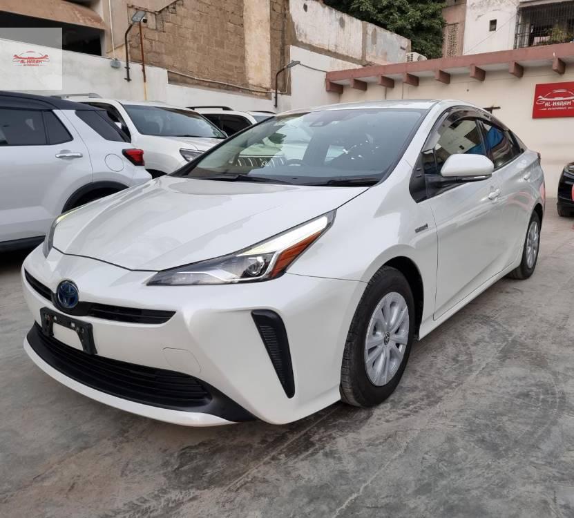 Toyota Prius S 2019 for sale in Karachi | PakWheels