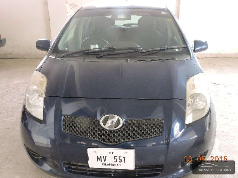 Toyota Vitz 2005 for Sale in Peshawar Image-1
