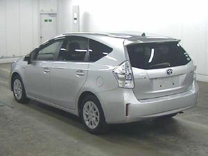 Toyota Prius Alpha S 2011 for Sale in Lahore