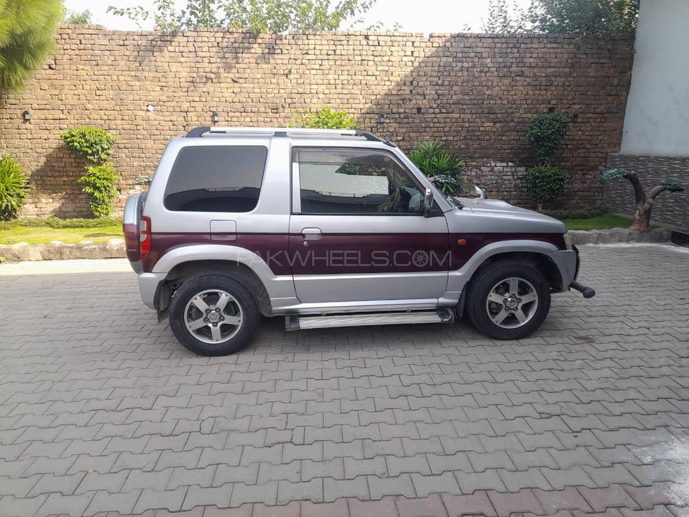 Mitsubishi pajero mini 2012