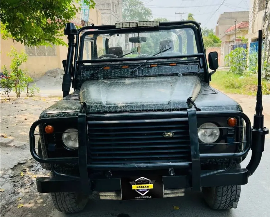 Land Rover Defender 1990 for Sale in Lahore Image-1