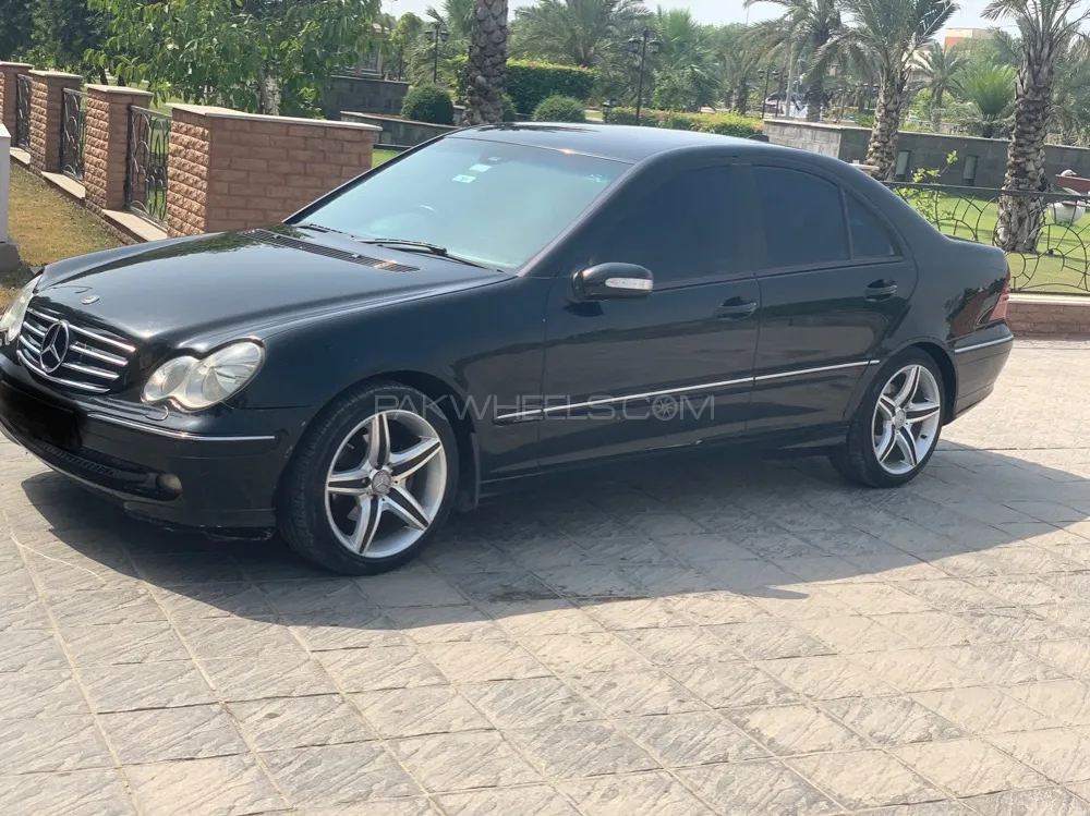 Mercedes Benz C Class 2005 for sale in Lahore | PakWheels