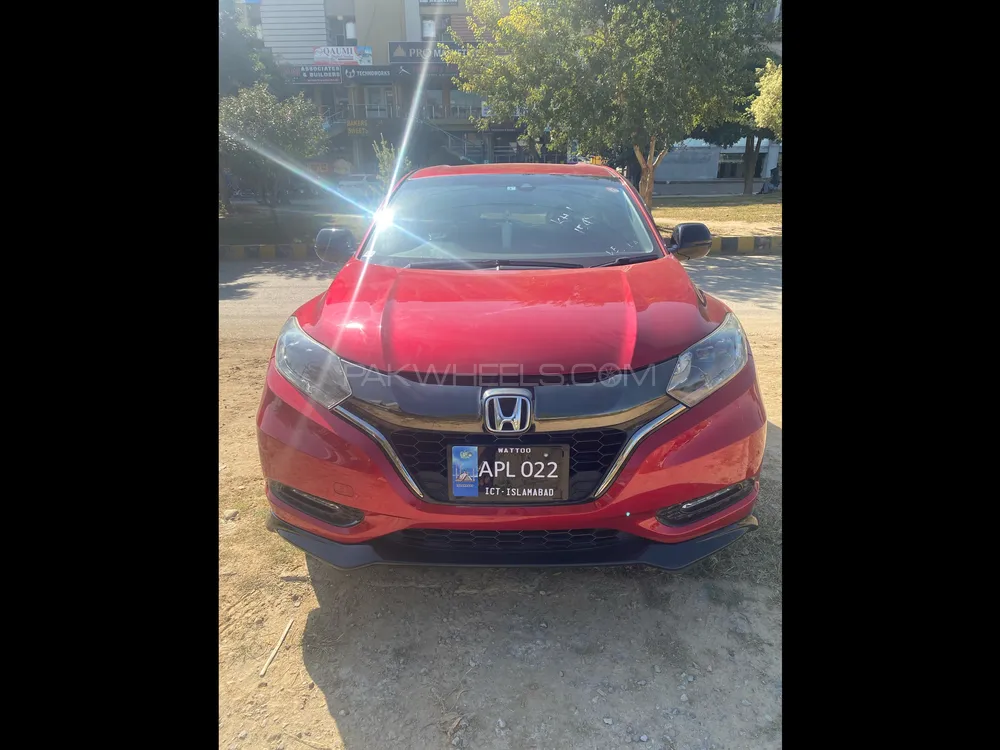 Honda Vezel 2017 for Sale in Islamabad Image-1