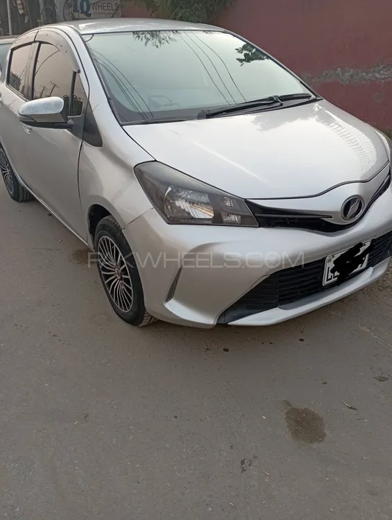 Toyota Vitz F 1.0 2014 for sale in Lahore | PakWheels