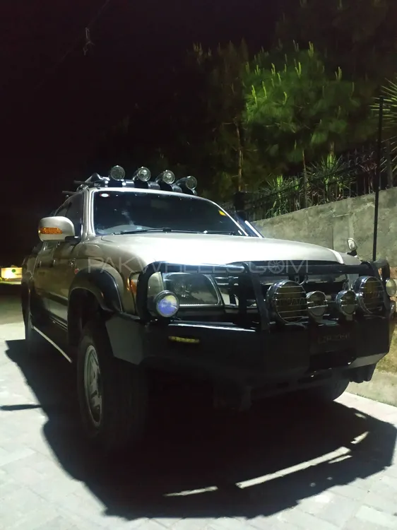 Toyota Hilux 2003 for Sale in Faisalabad Image-1