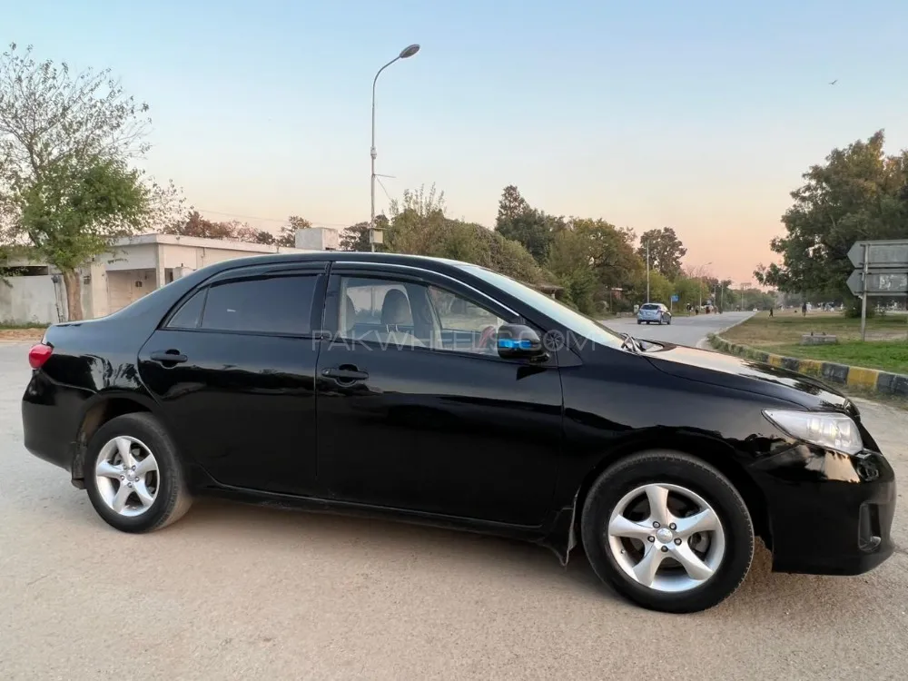 Toyota Corolla 2011 for Sale in Islamabad Image-1