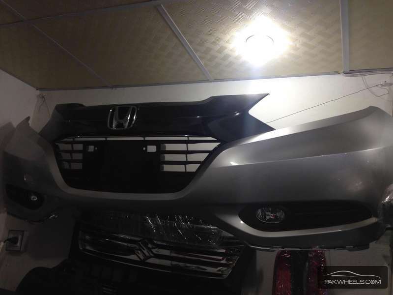 Honda Vazel front bumper with fog lights For Sale Image-1