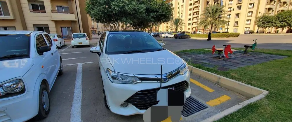 Toyota Corolla Axio 2017 for Sale in Karachi Image-1