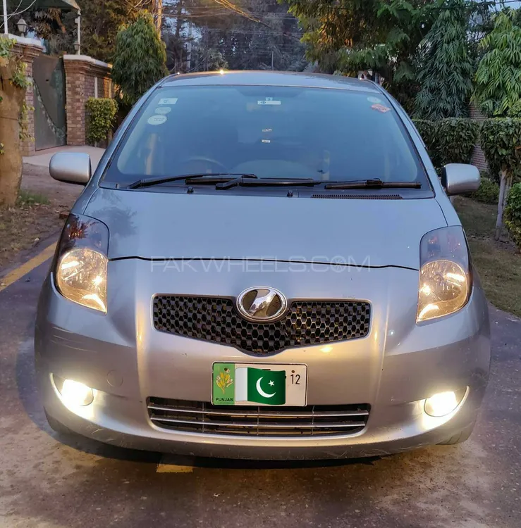 Toyota Vitz 2007 for Sale in Multan Image-1