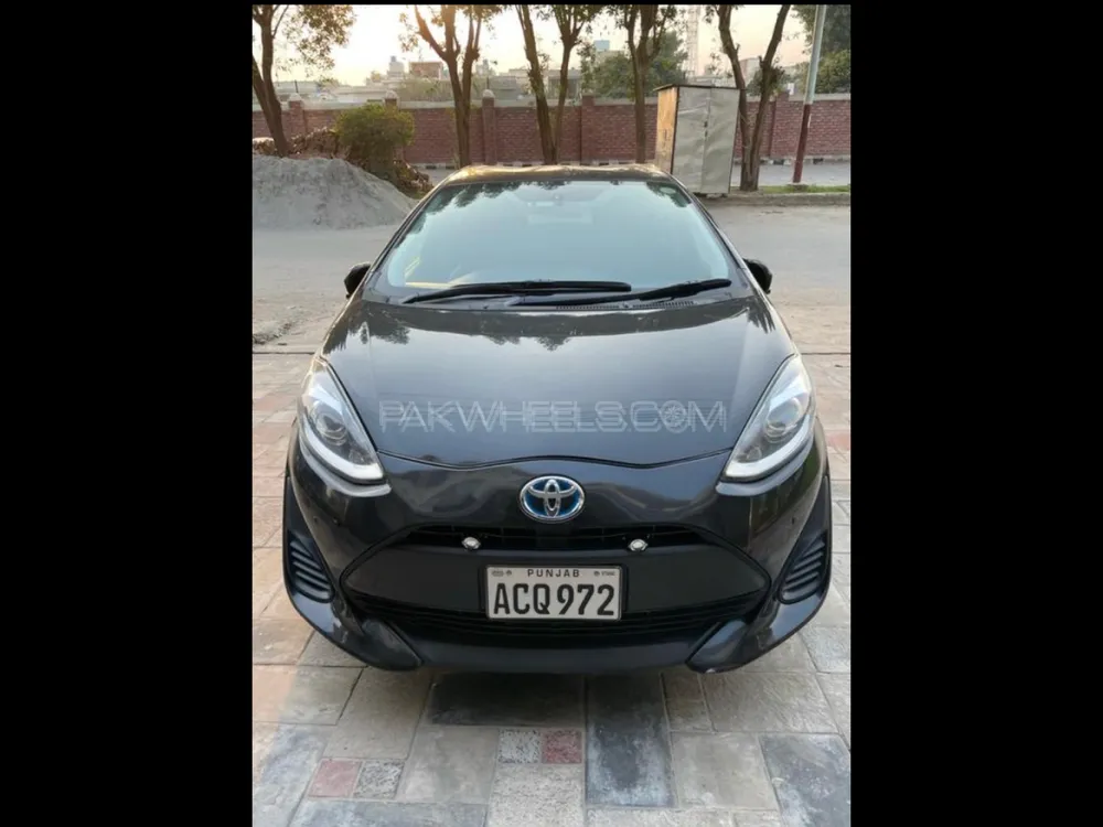 Toyota Aqua 2017 for Sale in Rahim Yar Khan Image-1