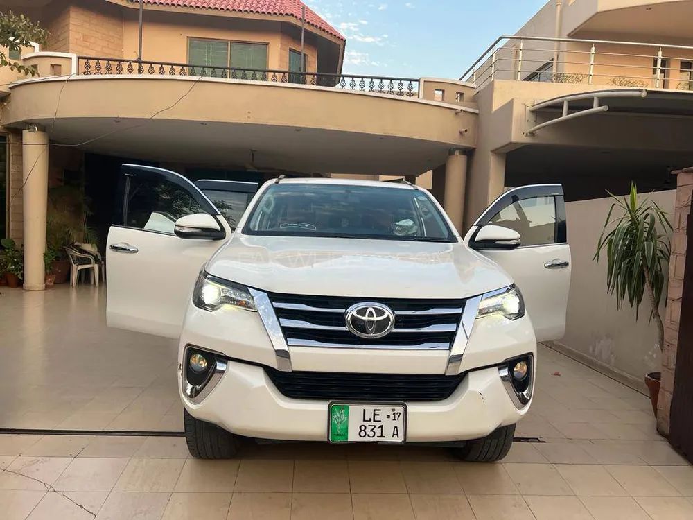 Toyota Fortuner 2017 for Sale in Lahore Image-1