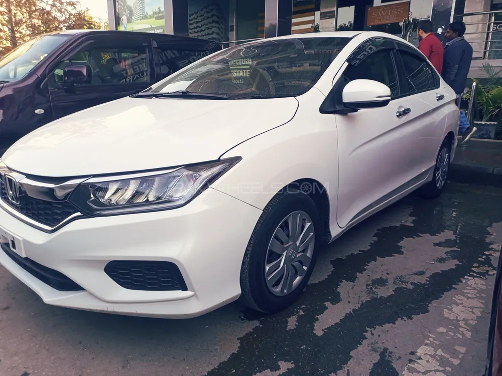 Honda Grace Hybrid 2020 for Sale in Rawalpindi Image-1