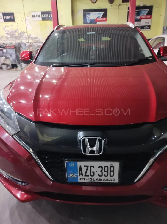 Honda Vezel 2017 for Sale in Multan Image-1