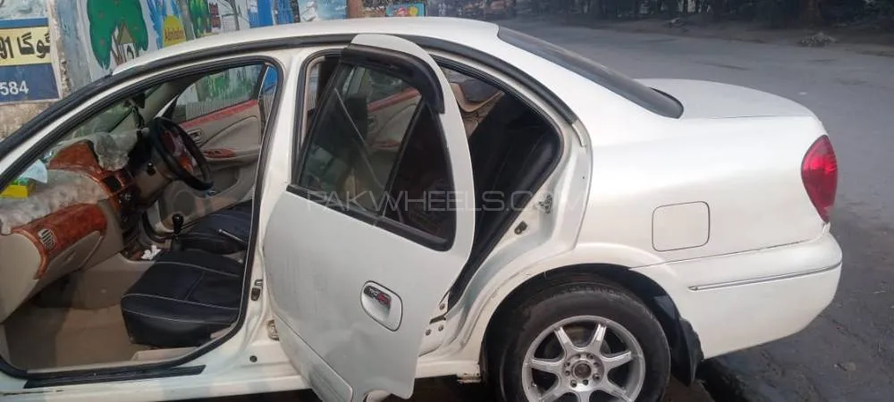 Nissan Sunny 2005 for Sale in Lahore Image-1