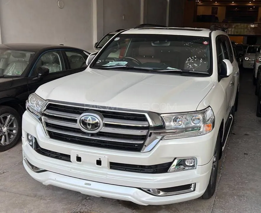 Toyota Land Cruiser 2017 for Sale in Lahore Image-1