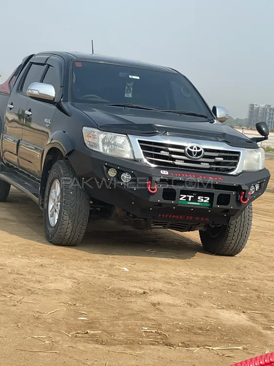 Toyota Hilux 2013 for Sale in Attock Image-1
