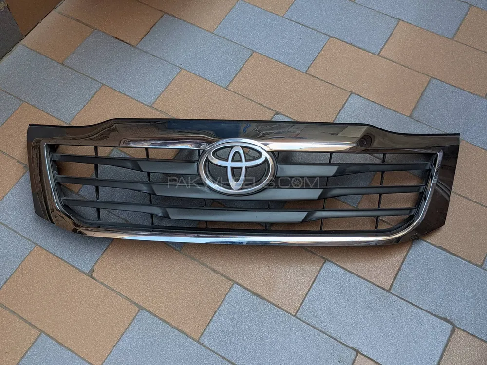 Toyota hilux Vigo front grill Image-1