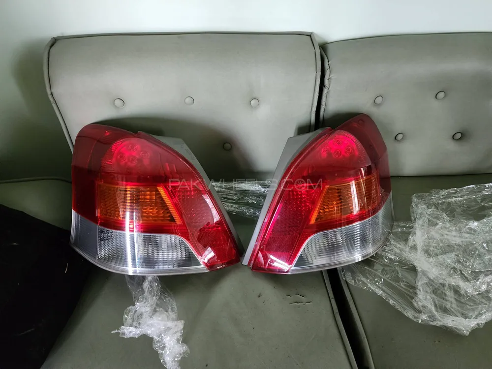 Toyota Vitz Tail lights Image-1
