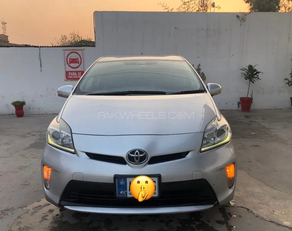 Toyota Prius 2013 for Sale in Peshawar Image-1