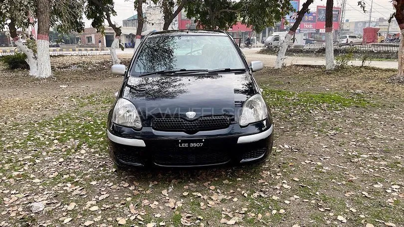 Toyota Vitz 2002 for Sale in Mardan Image-1