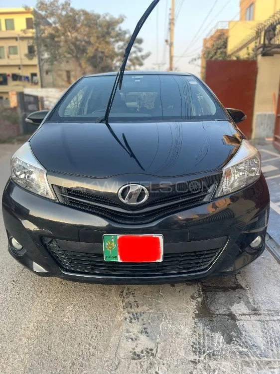 Toyota Vitz 2014 for Sale in Lahore Image-1