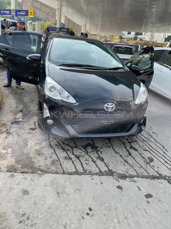 Toyota Aqua 2016 for Sale in Islamabad Image-1