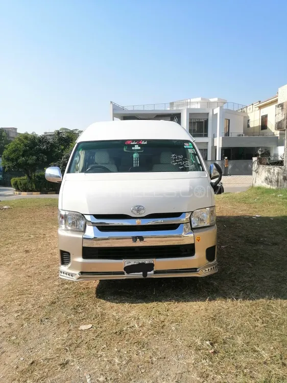 Toyota Hiace 2017 for Sale in Islamabad Image-1