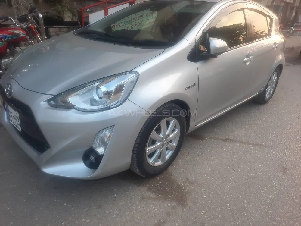 Toyota Aqua 2016 for Sale in Peshawar Image-1