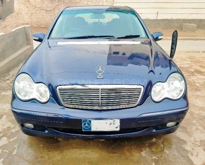 Mercedes Benz C Class 2002 for Sale in Multan Image-1