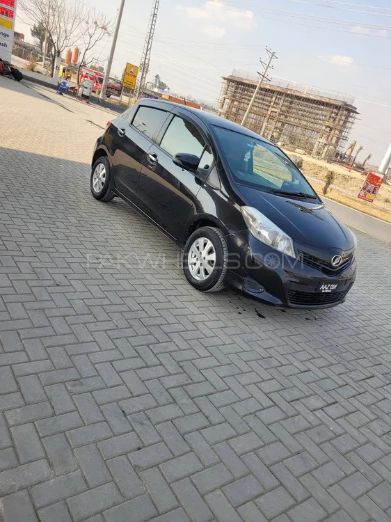 Toyota Vitz 2012 for Sale in Wah cantt Image-1