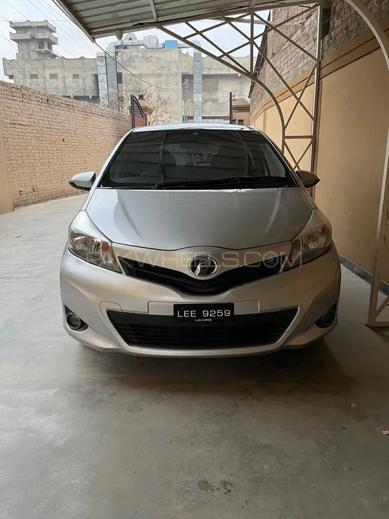 Toyota Vitz 2011 for Sale in Peshawar Image-1