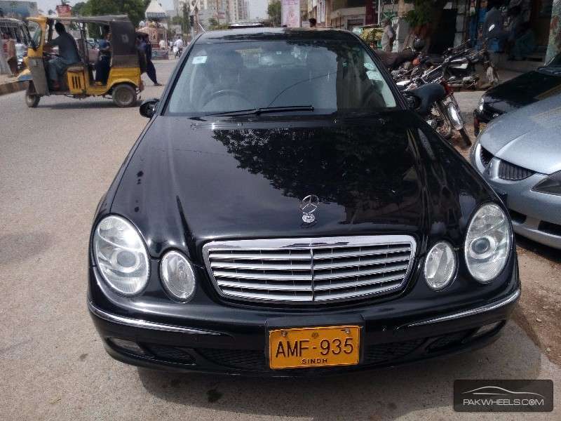 Mercedes Benz E Class 2004 for Sale in Karachi Image-1