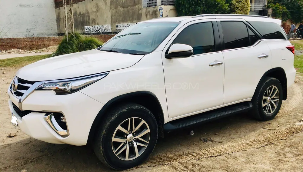 Toyota Fortuner 2020 for Sale in Lahore Image-1