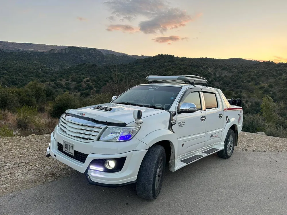 Toyota Hilux 2012 for Sale in Hangu Image-1