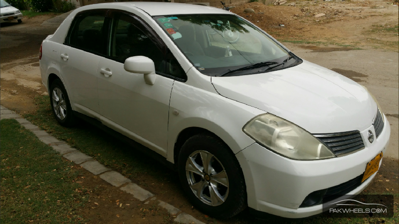 Nissan Tiida 2006 for Sale in Karachi Image-1