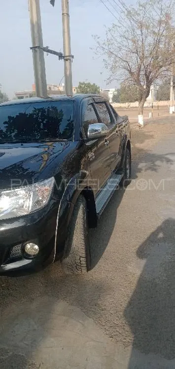 Toyota Hilux 2013 for Sale in Lahore Image-1