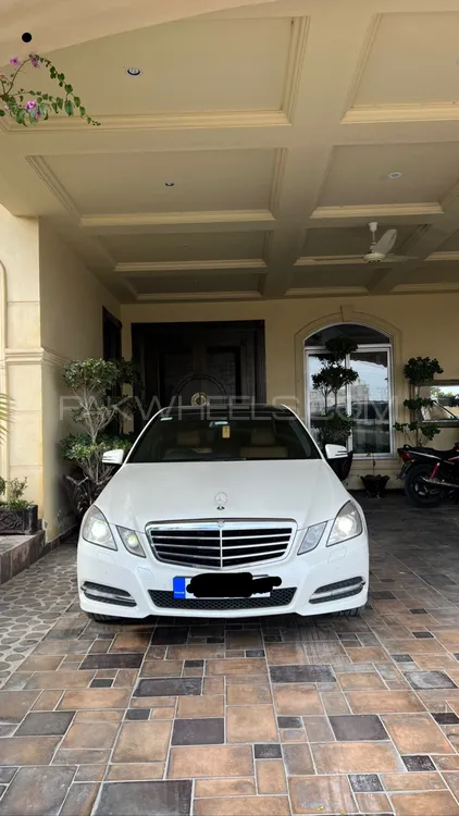 Mercedes Benz E Class 2011 for Sale in Islamabad Image-1