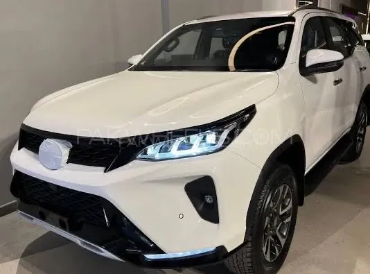 Toyota Fortuner 2023 for Sale in Peshawar Image-1