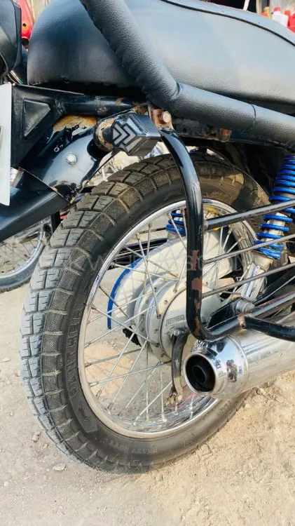 suzuki gs 150 2015