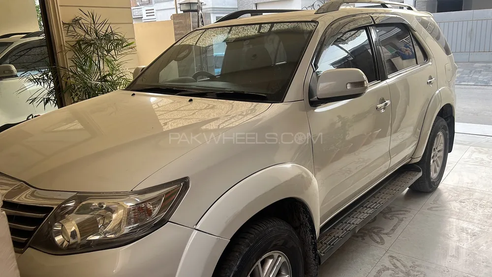 Toyota Fortuner 2013 for Sale in Gujranwala Image-1