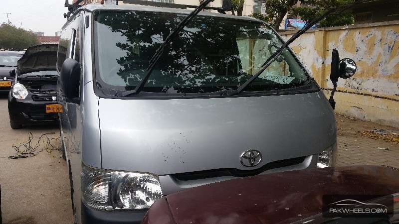 Toyota Hiace 2009 for Sale in Karachi Image-1