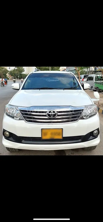 Toyota Fortuner 2015 for Sale in Karachi Image-1