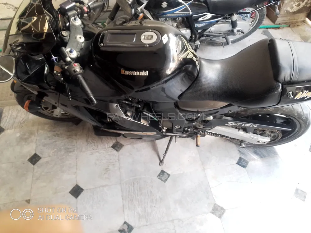 Kawasaki Ninja ZX-10R 2001 for Sale Image-1