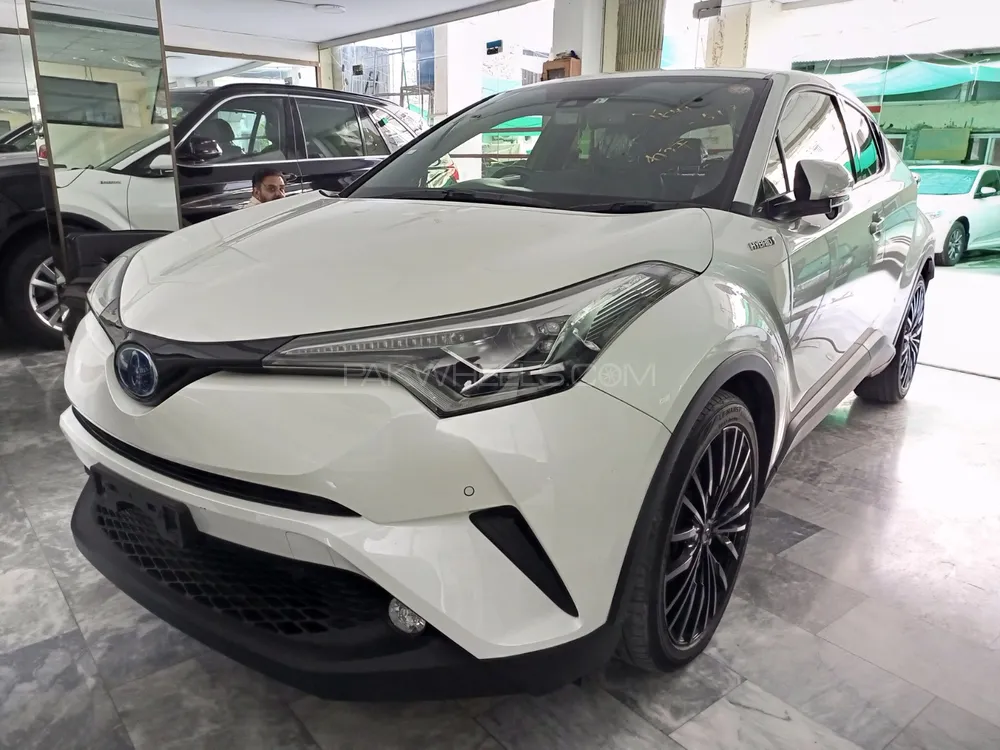 Toyota C-HR 2017 for Sale in Islamabad Image-1