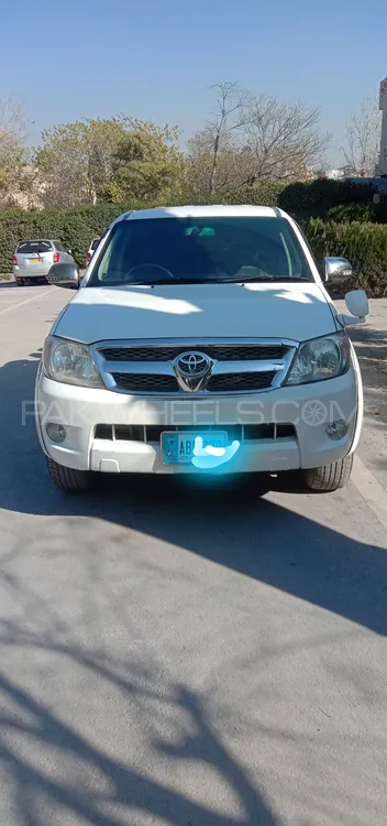 Toyota Hilux 2007 for Sale in Islamabad Image-1