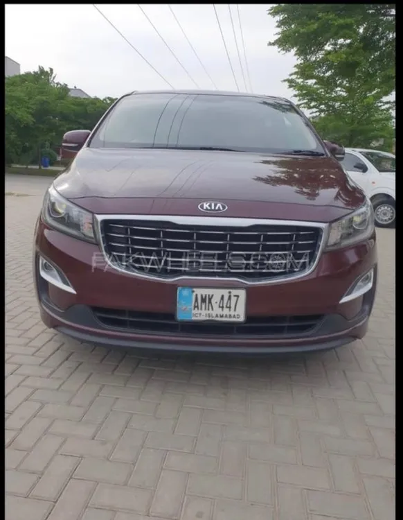 KIA Carnival 2019 for Sale in Faisalabad Image-1