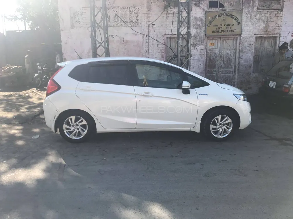 Honda Fit 2013 for Sale in Islamabad Image-1