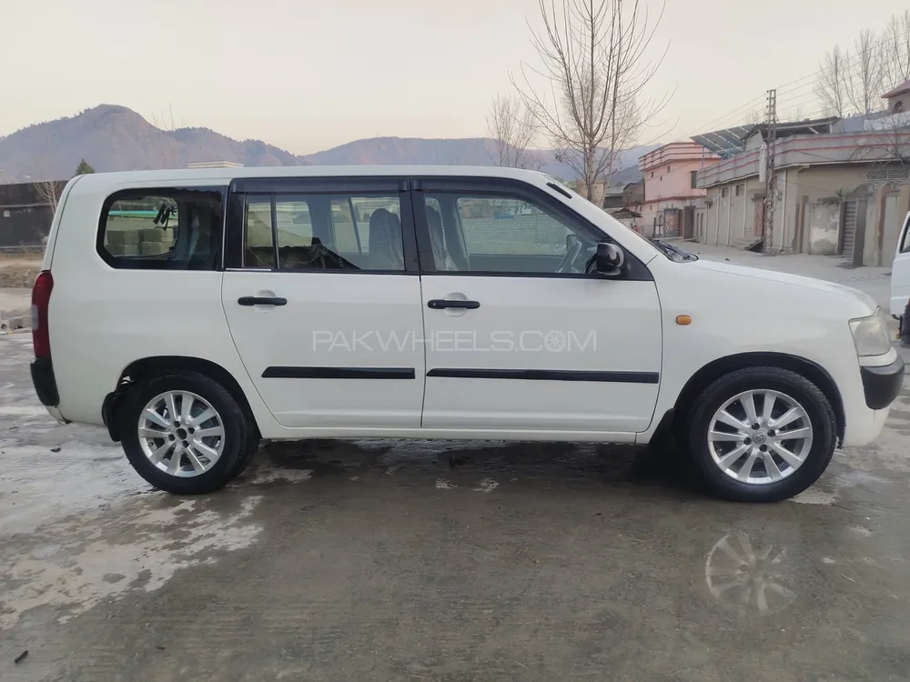 Toyota Probox 2007 for Sale in Abbottabad Image-1