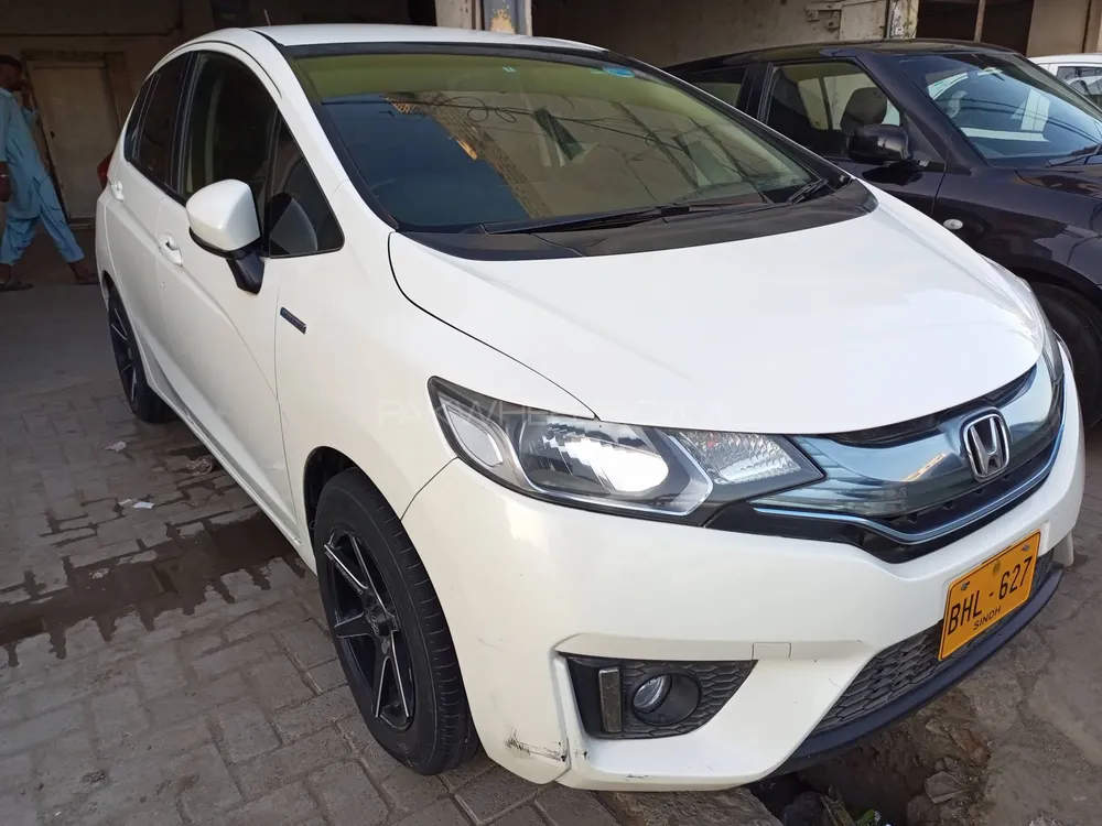 Honda Fit 2013 for Sale in Karachi Image-1